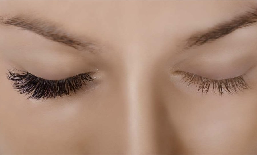 glam-up-your-eyes-instantly-with-fake-eyelashes-extensions-3