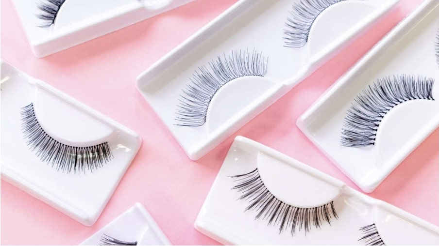 how-to-clean-fake-eyelashes-and-what-you-need-to-know-for-reuse-and-refresh-3